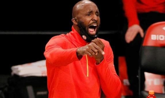 开云体育官网-老鹰战绩不达标教练背锅，谁要为此负更大责任？