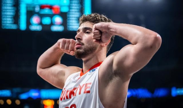 开云体育网页版-夺连胜！申京砍准三双无解，主帅：我若有他能赢火箭