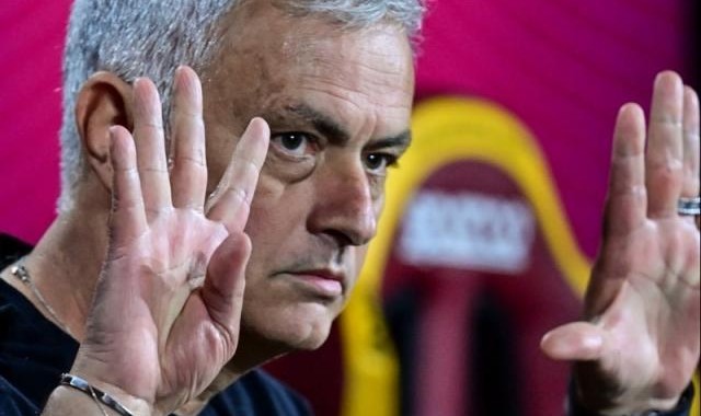 开云体育官方入口-罗马靠狼崽险夺1分 鸟叔暗示裁判父亲参与电话门