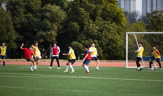 开云体育网站-2026“湘超”益阳队首次集训启幕|足球|青训|联赛|赛季|体测_新浪体育_新浪新闻