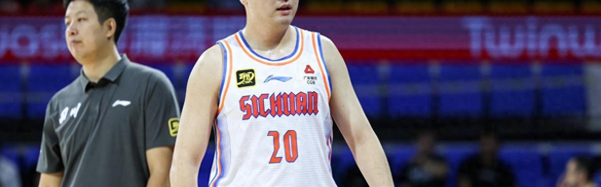 杜锋爱徒加盟NBL，新疆后卫伤势接近郭艾伦，杨舒予成女篮队长