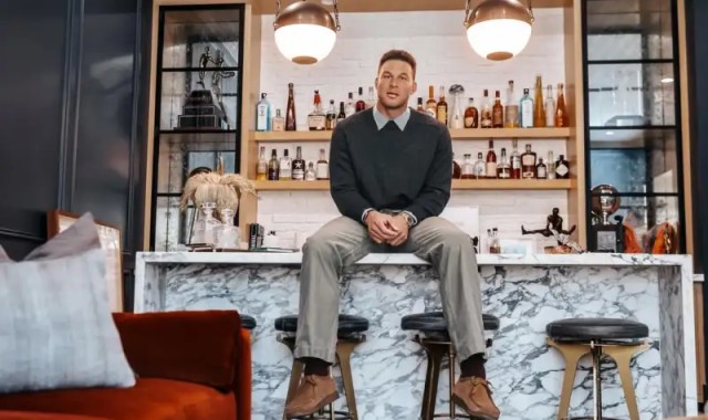 开云体育电脑版-富翁的谦虚！格里芬Ins：我现在是个附庸风雅的人，习惯吧