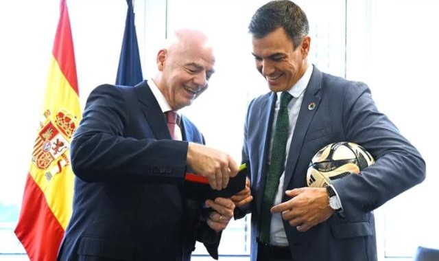 开云体育电脑版-2030世界杯主办权宣布搞偷袭，团结大会下争议几何