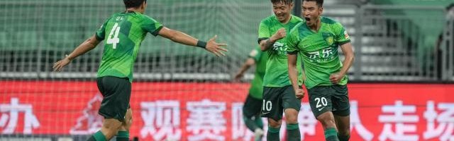 开云体育官方入口-6比2！前8场只进7球的国安过大年 斯坦利换阵成功