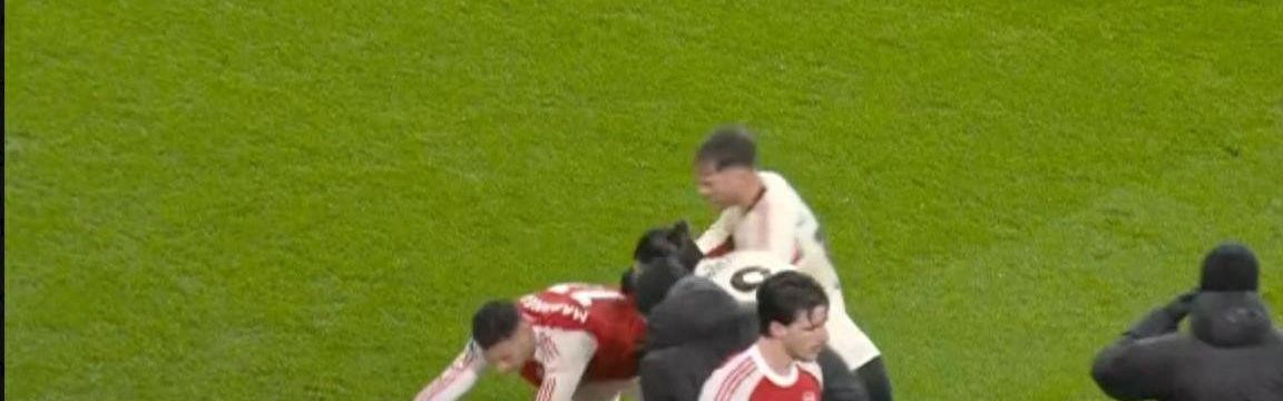 开云体育登录-阿森纳对利物浦比赛中爆发争议一幕：马丁内利行为引众怒